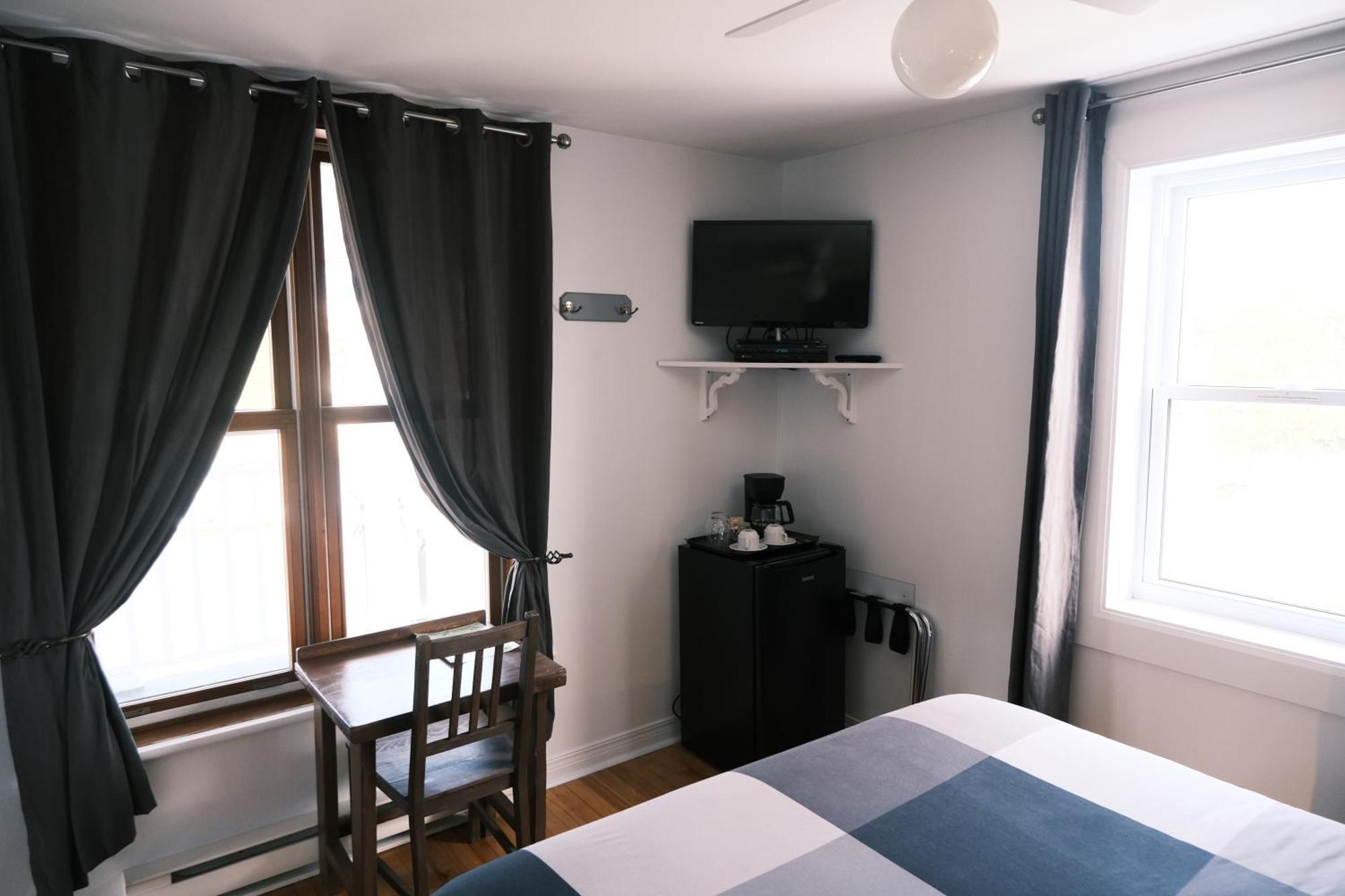 Les Pinsons Des Rives Bed & Breakfast La Malbaie Room photo